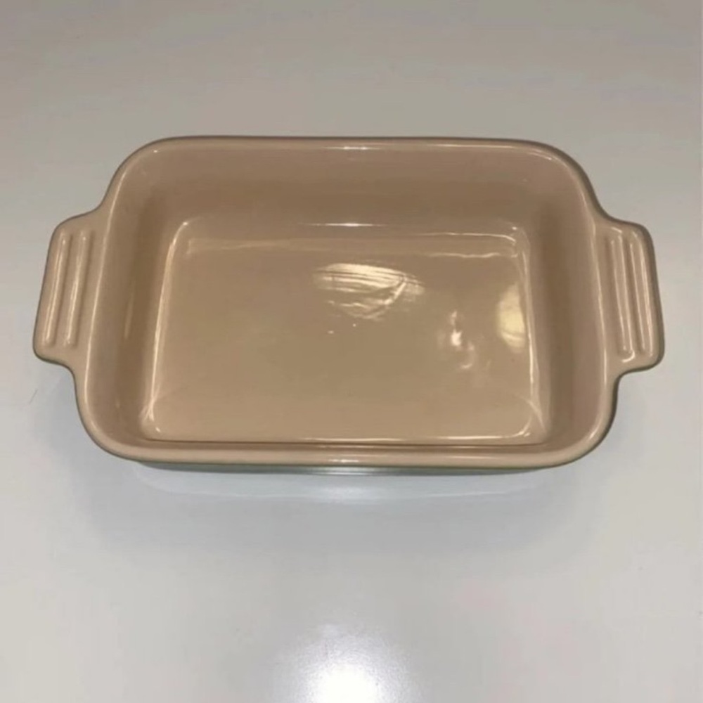 Le Creuset Stoneware Rectangular Dish Cerise 18 Cm